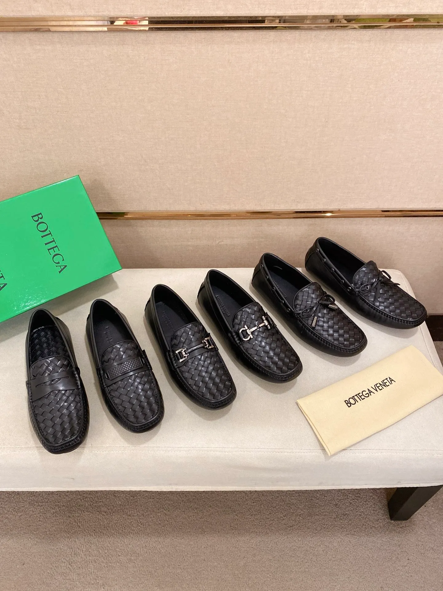 Men's shoes 💰 400💰 (Niu Li + Niu Pad) [BV] latest hot style‼ ️Casual men's shoes, uppers imported first-layer cowhide ➕Full imported cowhide lining✔️Exquisite workmanship, excellent foot feel, special rubber soles✔️, cool and fashionable, the latest fashion, fashionable outsole, hurry up. Code number: 38-44 (can be customized to 37.45, non-refundable)